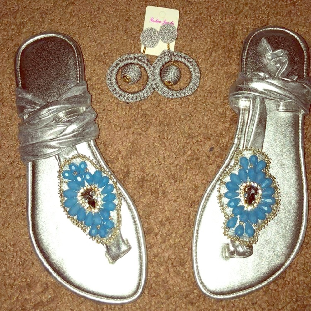 Holiday special 🎁 sandals earrings set